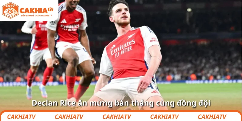 Declan Rice: Ông chủ tuyến giữa khiến Bayern Munich tắt điện 3 Declan Rice ăn mừng bàn thắng cùng đồng đội
